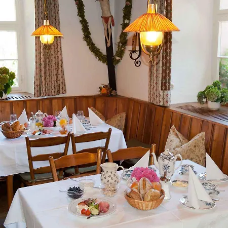 Värdshus Zum Roessle 3*